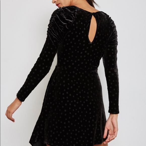 NWT Topshop Velvet Black Dress Sz 4. - Picture 3 of 3